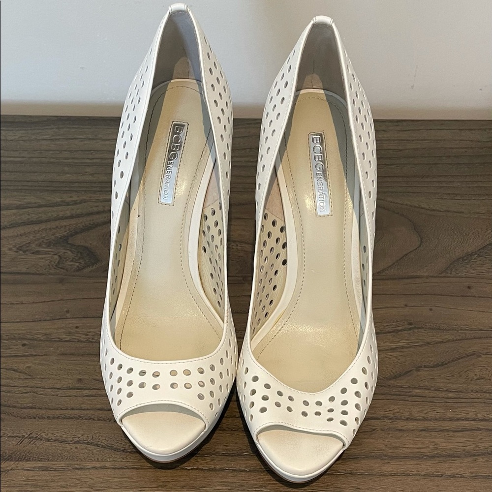 BCBG white perforated peep 👀 toe pumps